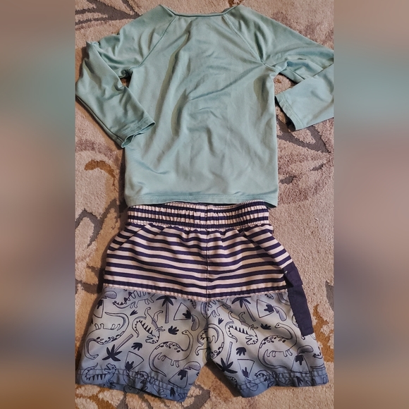 Cat and Jack 3t boys dinosaur swim trunks and matching rashguard - Picture 5 of 5